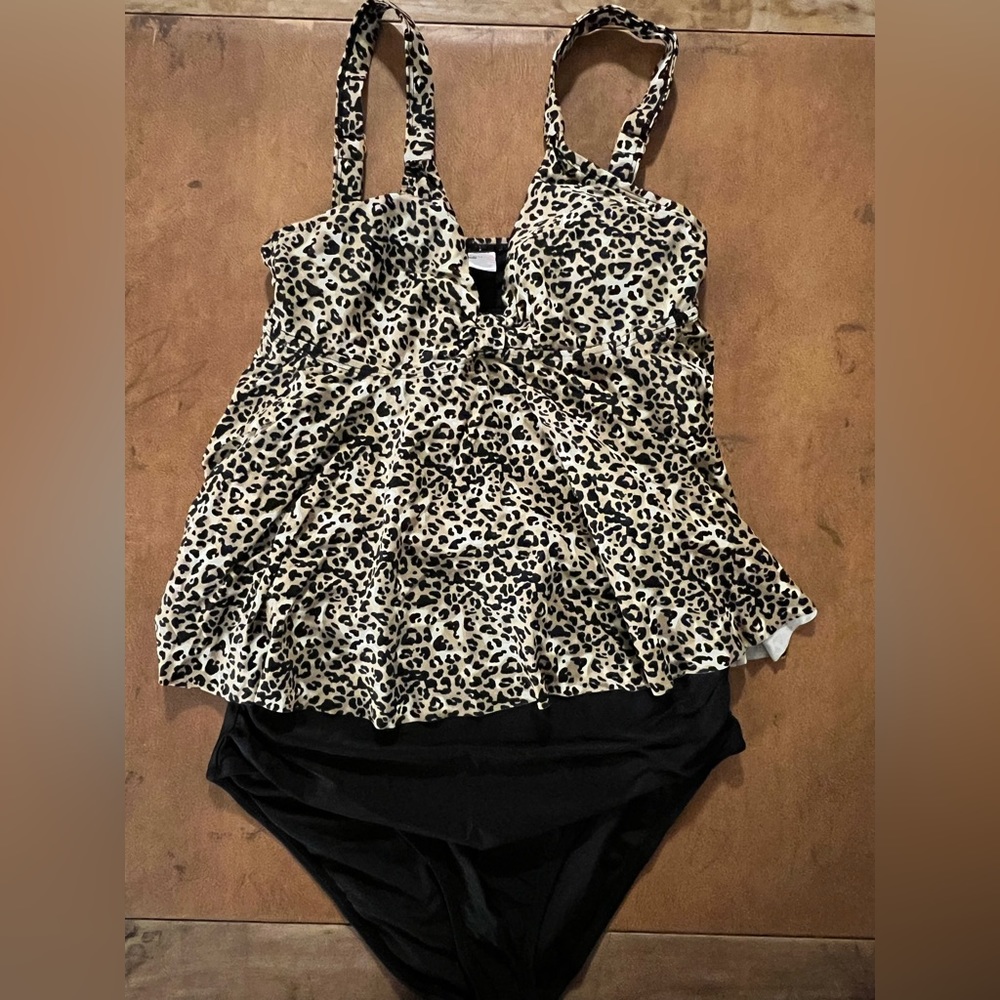 NEW w/o tag Relleciga 2 pc bathing suit